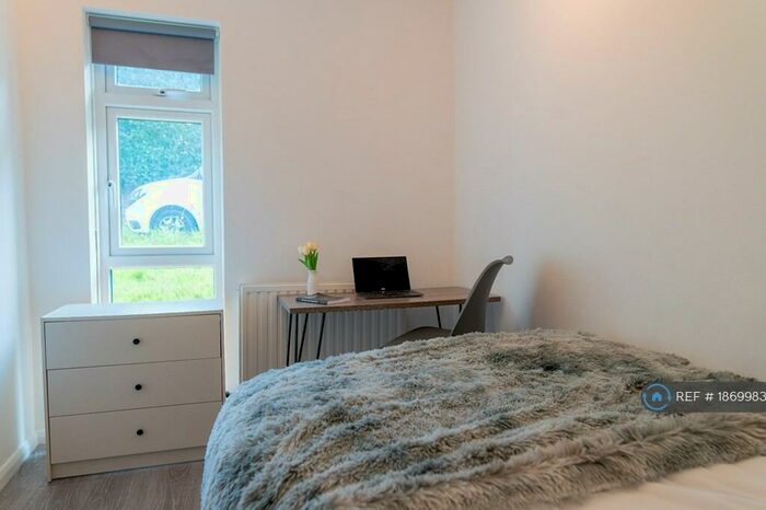 6 Bedroom Detached House To Rent In Mayflower Avenue, Exeter, EX4