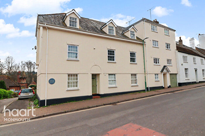 2 Bedroom Apartment For Sale In Glendower Street, Monmouth, NP25