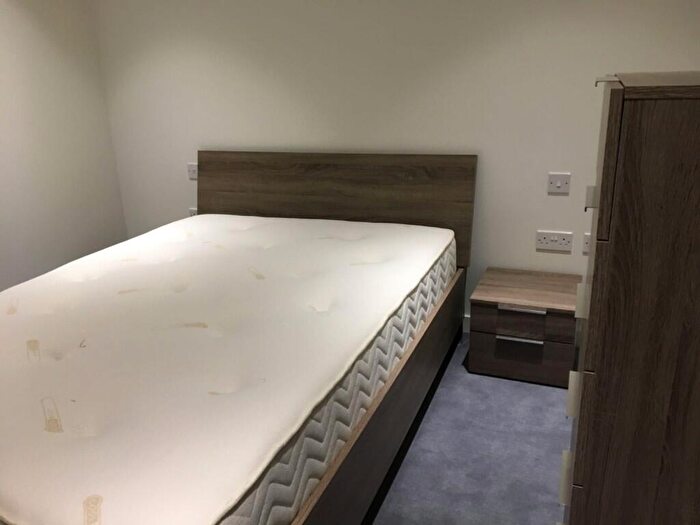 1 Bedroom Apartment To Rent In Devan Grove, London, N4