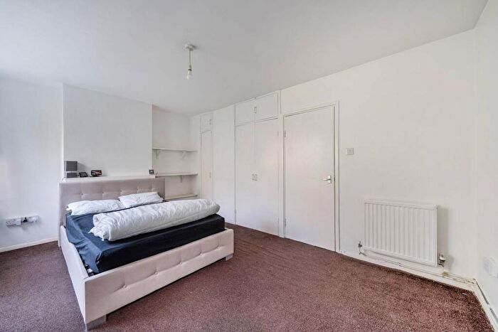 Studio To Rent In Stepney Way, Stepney, London, E1