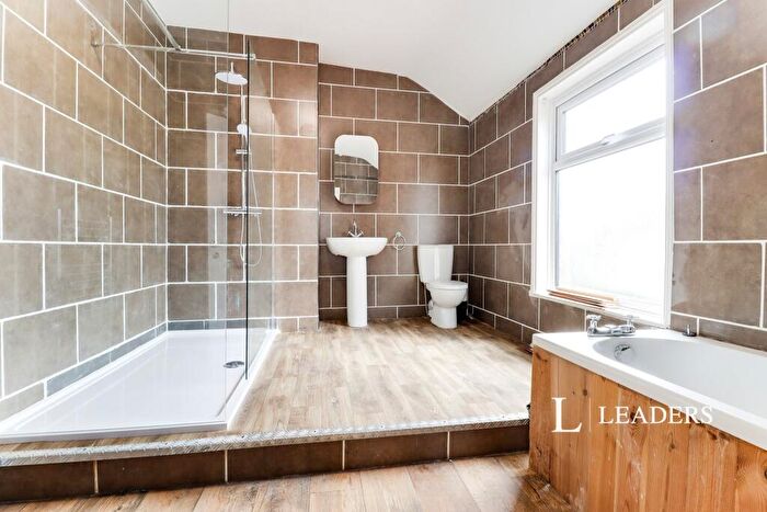 6 Bedroom Semi-Detached House To Rent In Wanlip Road, Syston, LE7