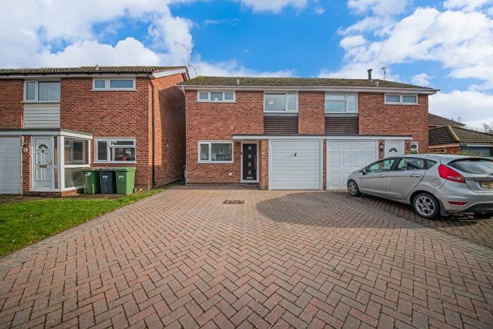 3 Bedroom Semi Detached House For Sale In Whyteways, Boyatt Wood, Eastleigh, SO50