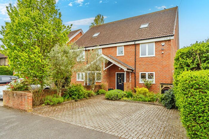 4 Bedroom Semi Detached House For Sale In Pollard Road, Morden, SM4