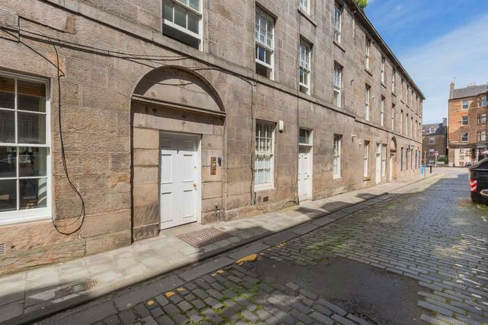 3 Bedroom Flat To Rent In Dean Street, Stockbridge, Edinburgh, EH4