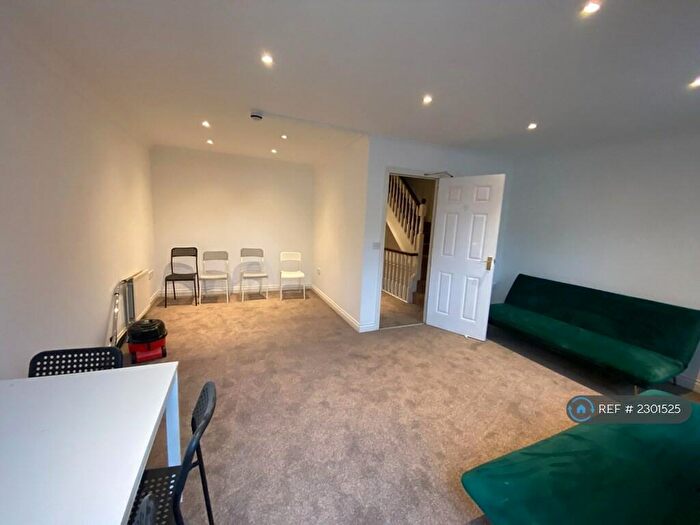 5 Bedroom Terraced House To Rent In Albany Gardens, Colchester, CO2