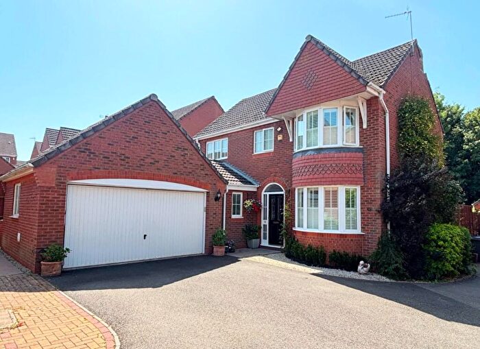 4 Bedroom Detached House For Sale In Wake Way, Grange Park, Northampton, NN4