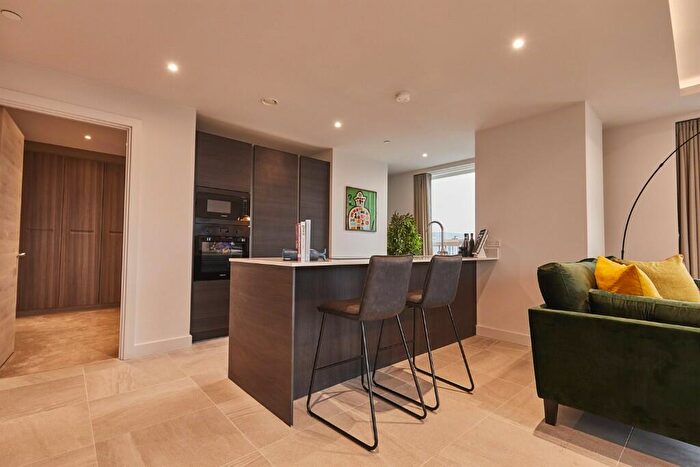 2 Bedroom Apartment To Rent In Angel Gardens, Manchester, Greater Manchester, M4