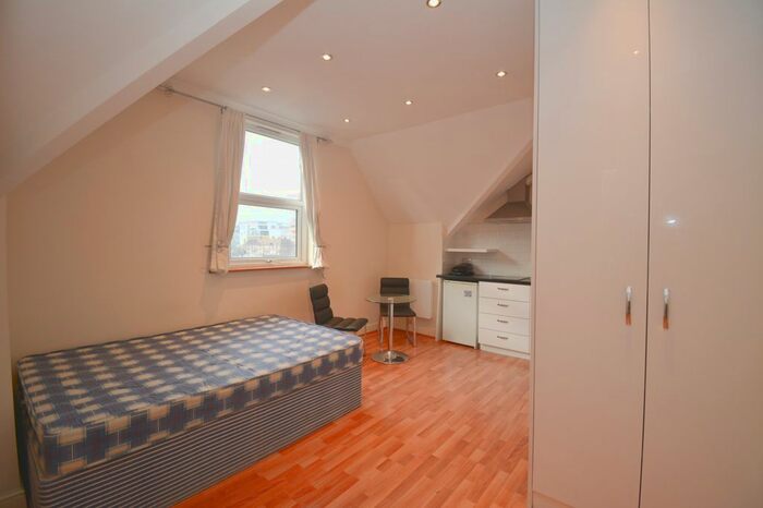 Studio To Rent In Bond Street, Ealing, W5