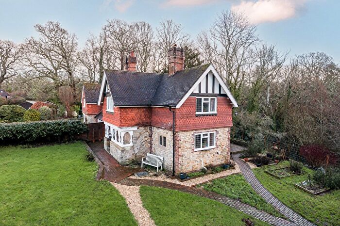 3 Bedroom Semi-Detached House For Sale In Lickfold Road, Haslemere, GU27
