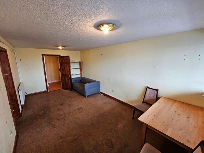 1 Bedroom Flat For Sale In Flat Cleveland Tower, Holloway Head, Birmingham, West Midlands, B1