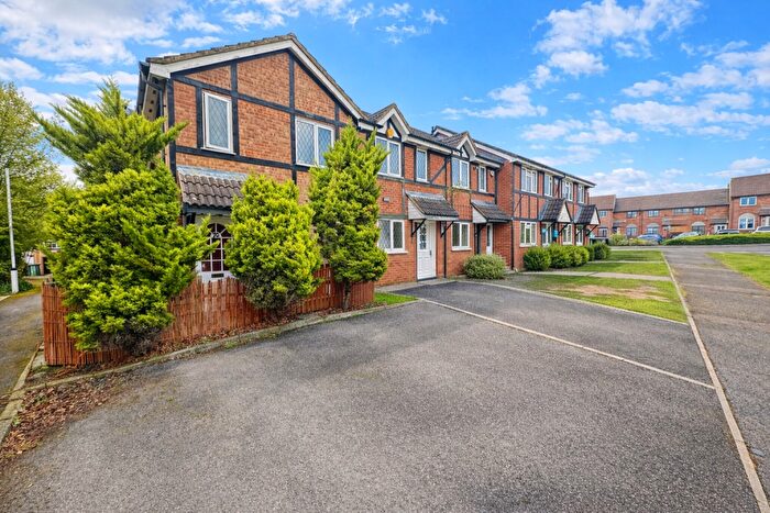 1 Bedroom End Of Terrace House To Rent In Farmbrook, Luton, Bedfordshire, LU2