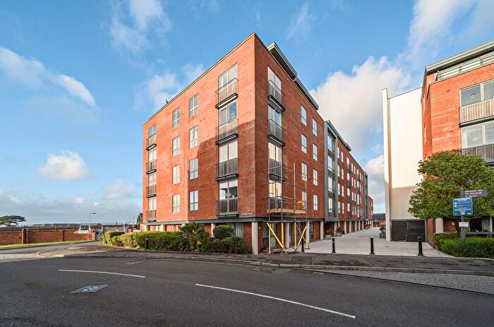 2 Bedroom Flat For Sale In Weevil Lane, Gosport, Hampshire, PO12