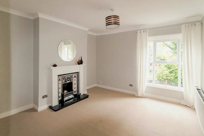 1 Bedroom Flat To Rent In Rye Hill Park, Peckham Rye, SE15