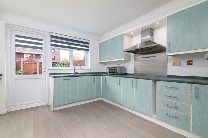 4 Bedroom End Of Terrace House To Rent In Clifton Way, London, SE15