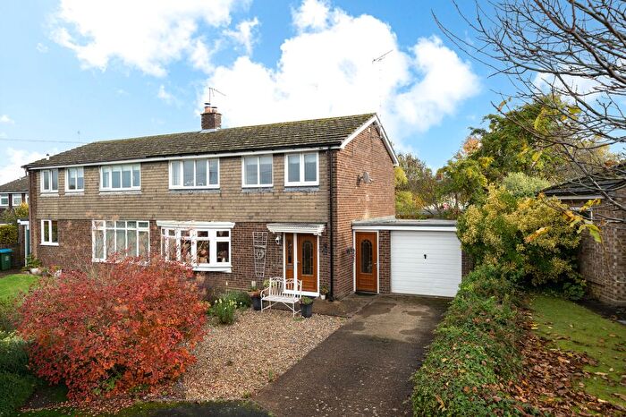 3 Bedroom Semi Detached House For Sale In Poplars Road, Buckingham, Buckinghamshire, MK18