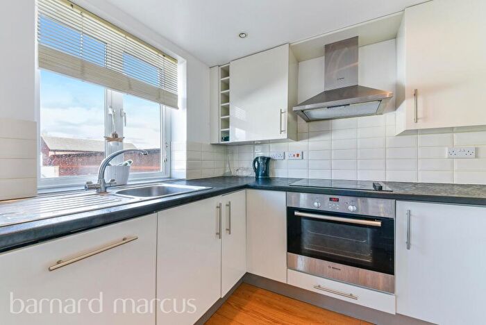 1 Bedroom Flat To Rent In Brighton Road, Surbiton, KT6