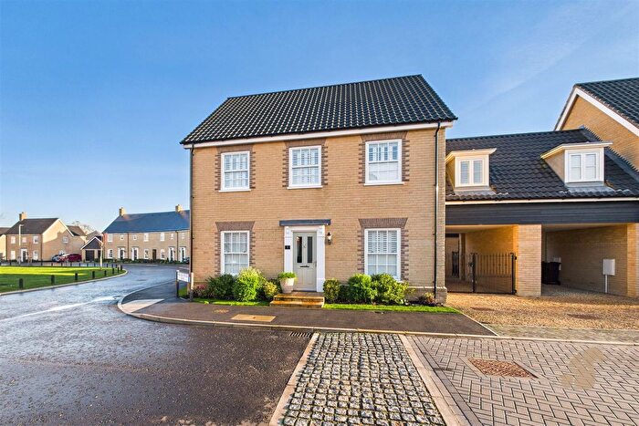 4 Bedroom Link Detached House For Sale In Specklewood Close, Thurston, IP31