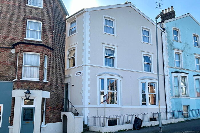 4 Bedroom Semi-Detached House For Sale In Ramsgate Road, Broadstairs, CT10