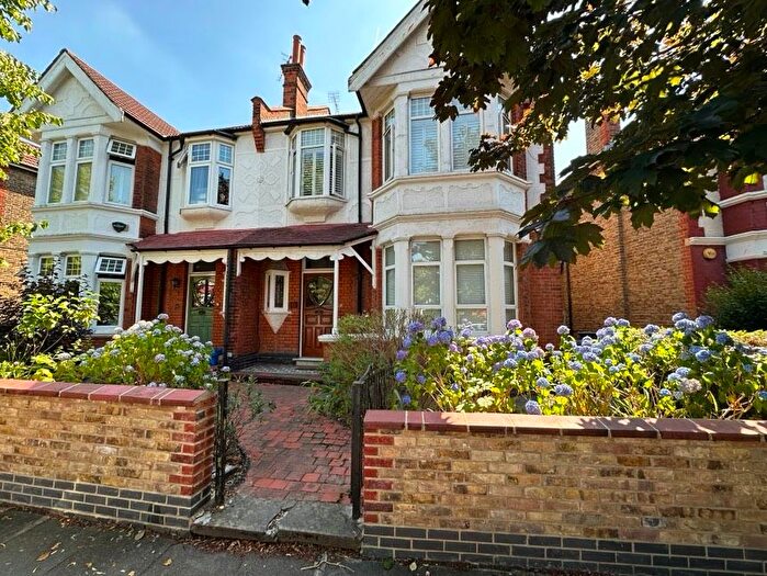 2 Bedroom Flat To Rent In Boileau Road, London, W5