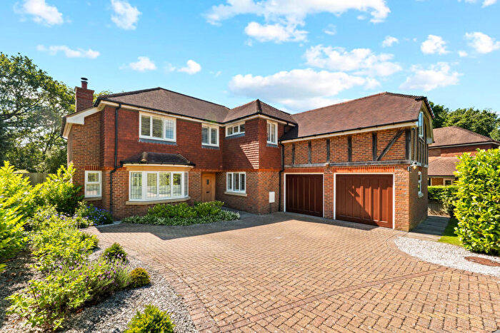 5 Bedroom Detached House For Sale In Oakwood Rise, Caterham, CR3