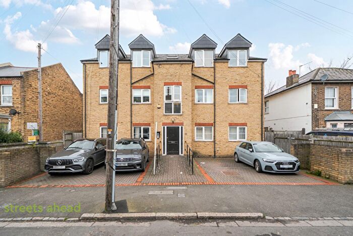 2 Bedroom Flat For Sale In Bensham Grove, Thornton Heath, CR7