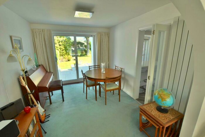 4 Bedroom Detached House For Sale In Upton Way, Broadstone, Dorset, BH18