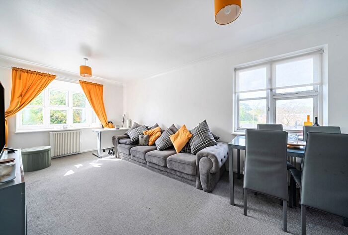 1 Bedroom Flat For Sale In Staffords Place, Horley, Surrey, RH6