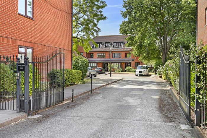 2 Bedroom Flat For Sale In St Theresa Court, Forest View, E4
