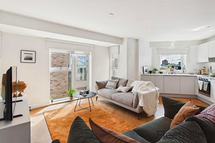 3 Bedroom Apartment To Rent In The Holloway, Birmingham, B1