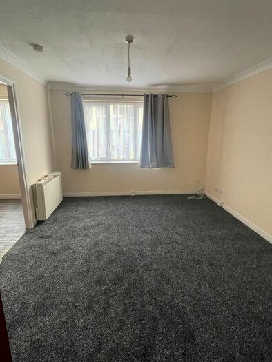 2 Bedroom Flat To Rent In Chopwell Close, London, E15