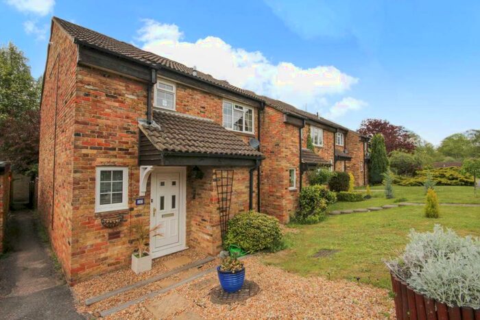 3 Bedroom End Of Terrace House To Rent In Juniper, Bracknell, RG12