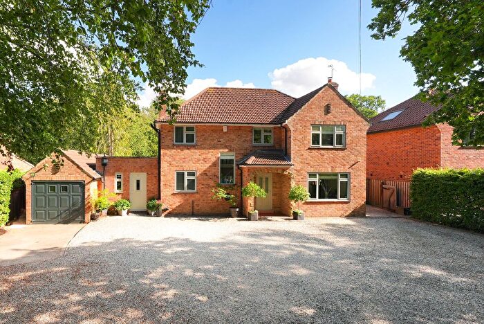 4 Bedroom Detached House For Sale In Hookstone Drive, Harrogate, HG2