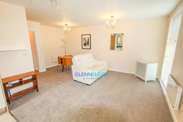 3 Bedroom Apartment To Rent In ***Let Agreed***Ibex House, Burlington Road***Let Agreed***, SL1
