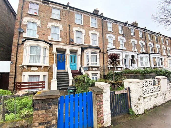 Studio To Rent In Drayton Park, Highbury East, London, N5