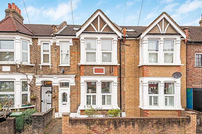 2 Bedroom Flat For Sale In Ferndale Avenue, Walthamstow, London, E17