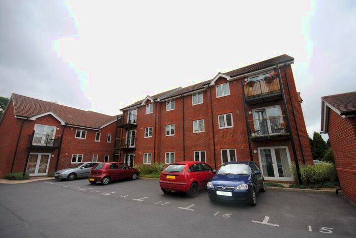 2 Bedroom Apartment To Rent In Providence Hill, Bursledon, Southampton, SO31