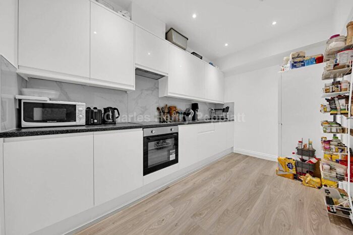 3 Bedroom Apartment To Rent In Church Street, Barnet, EN2