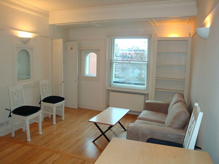 1 Bedroom Flat To Rent In Penywern Road, London, SW5