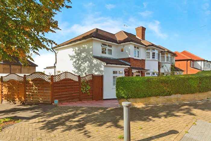 5 Bedroom Semi-Detached House For Sale In Alverstone Road, Wembley, HA9