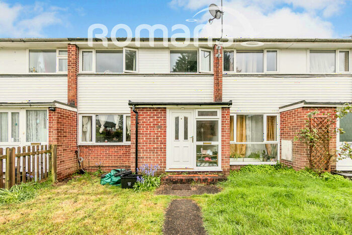 3 Bedroom Terraced House To Rent In Fairwater Drive, RG5