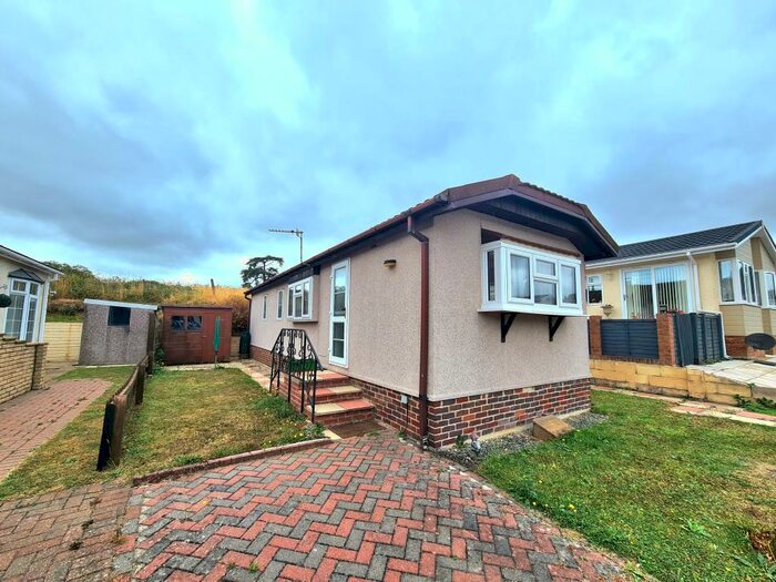 2 Bedroom Mobile Home To Rent In Sandleford Lodge Park, Thatcham, RG19