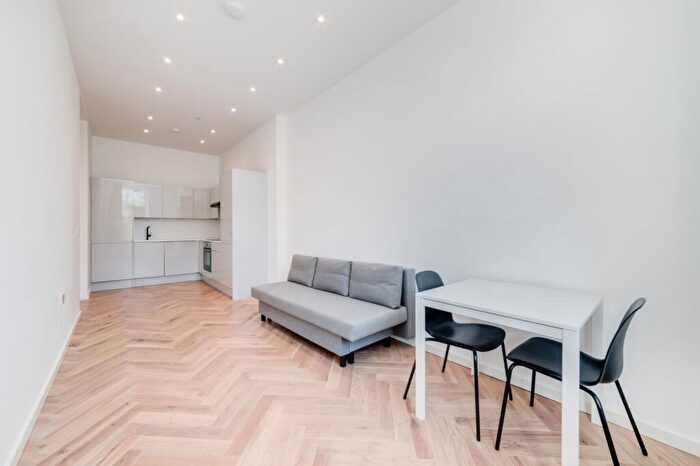 2 Bedroom Flat To Rent In Astra House, - Arklow Road, SE14