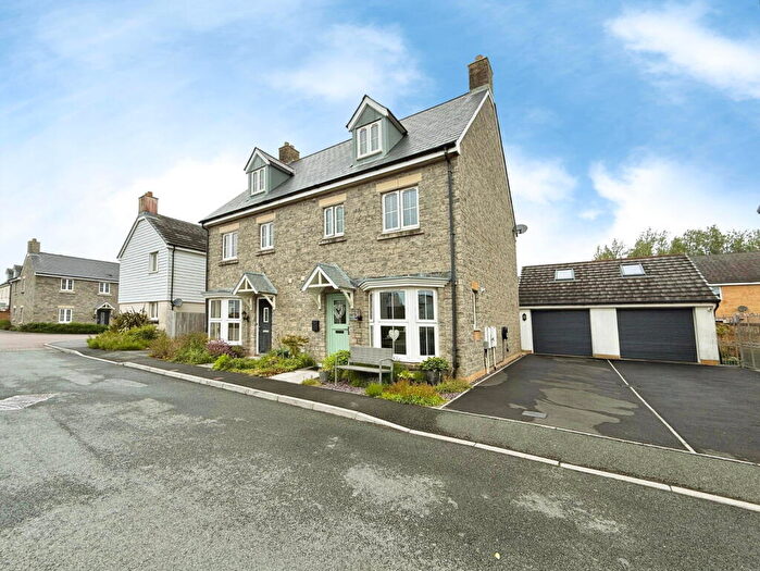 4 Bedroom Town House For Sale In Rhes Brickyard Row, Llanelli, SA15