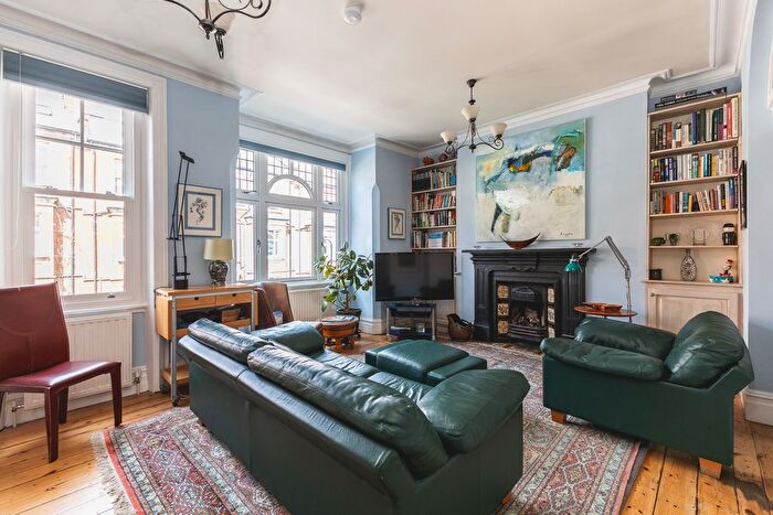 2 Bedroom Flat To Rent In Constantine Road, Uk, London, NW3