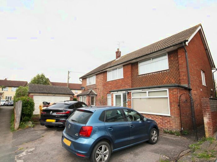 1 Bedroom Maisonette To Rent In Clarendon Drive, Royal Wootton Bassett, Wiltshire, SN4