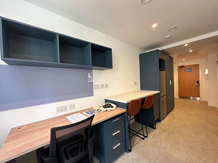 Flat To Rent In St. Peters Street, Canterbury, Kent, CT1