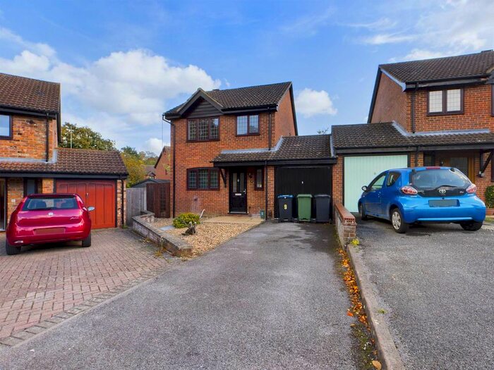 3 Bedroom Detached House To Rent In Medwick Mews, Hunters Oak, Hemel Hempstead, Unfurnished, Available Now, HP2