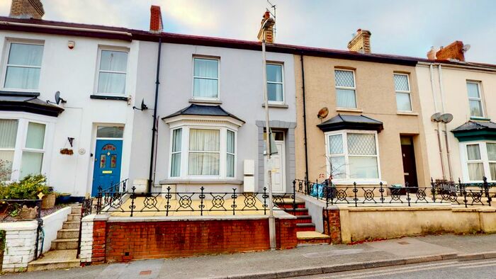 2 Bedroom Flat To Rent In Waterloo Terrace, Carmarthen, Carmarthenshire, SA31