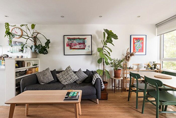 1 Bedroom Flat For Sale In Drakefell Road, New Cross, SE14