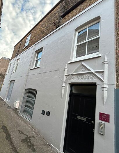 3 Bedroom Flat To Rent In Queen Street, Ramsgate, Kent, CT11